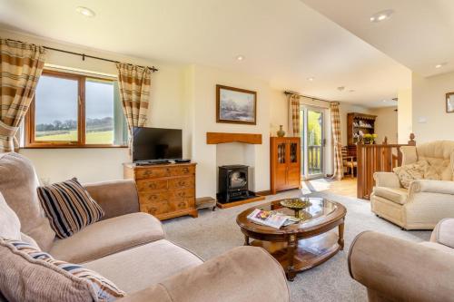 Iekārtas, 2 Bed in Caersws oc-waa322 in Trefeglwys