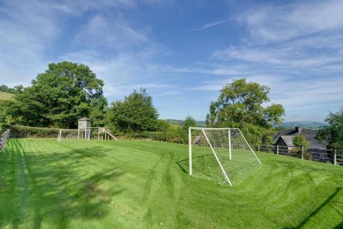 Iekārtas, 2 Bed in Caersws oc-waa322 in Trefeglwys