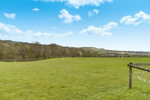 Iekārtas, 2 Bed in Caersws oc-waa322 in Trefeglwys
