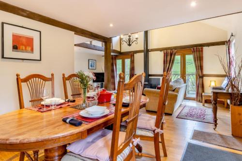 Iekārtas, 2 Bed in Caersws oc-waa345 in Trefeglwys
