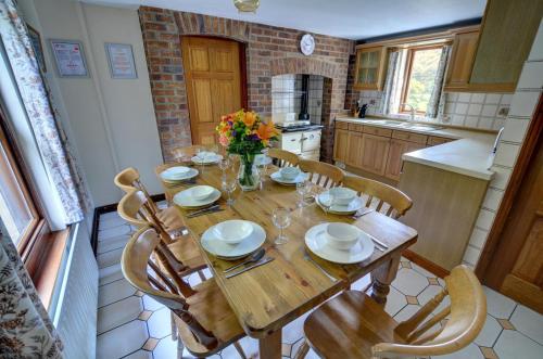 Seadmed, 3 Bed in Fishguard oc-wav276 in Pontfaen