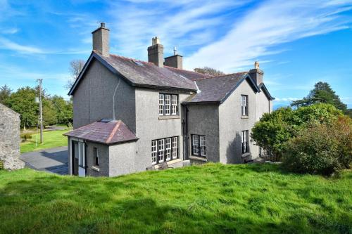 4 Bed in Pwllheli oc-northw, Pwllheli