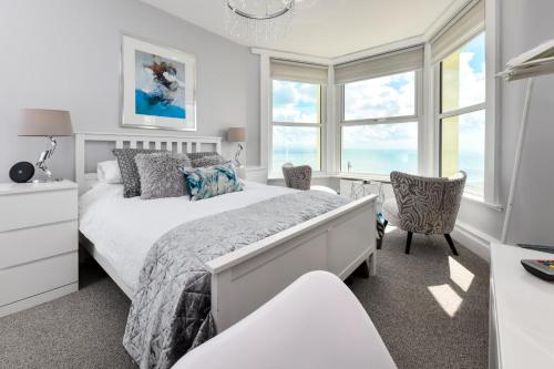 3 Bed in Pwllheli oc-sealig, Pwllheli