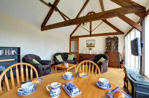 Iekārtas, 2 Bed in Welshpool oc-wab256 in Berriew