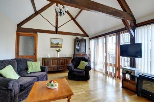 Iekārtas, 2 Bed in Welshpool oc-wab256 in Berriew