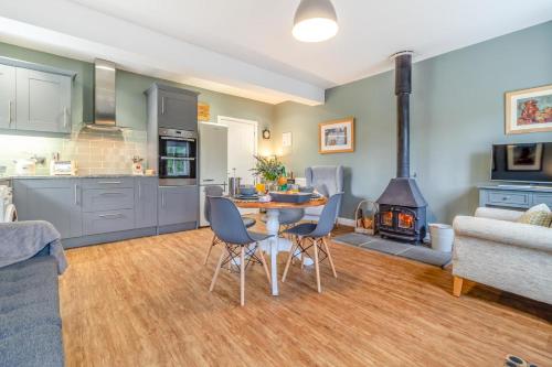 Facilities, 2 Bed in Bentley oc-thpo in Capel St Mary