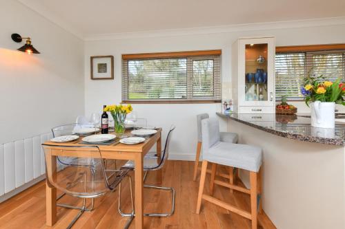 Iekārtas, 2 Bed in Llanbedrog oc-glynma in Llanbedrog
