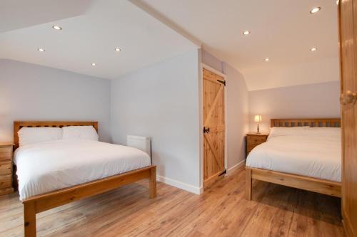 Iekārtas, 2 Bed in Tregaron oc-bow289 in Tregaron