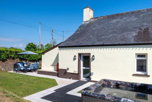 Iekārtas, 2 Bed in Tregaron oc-bow289 in Tregaron