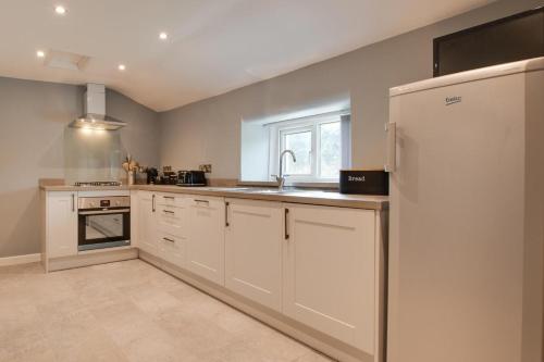 Iekārtas, 2 Bed in Tregaron oc-bow289 in Tregaron