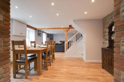Iekārtas, 2 Bed in Tregaron oc-bow289 in Tregaron