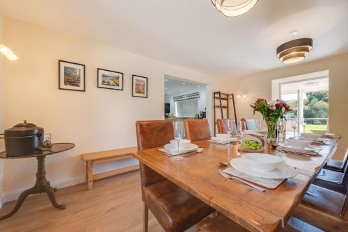 Iekārtas, 4 Bed in Welshpool oc-wab267 in Lanerfaila
