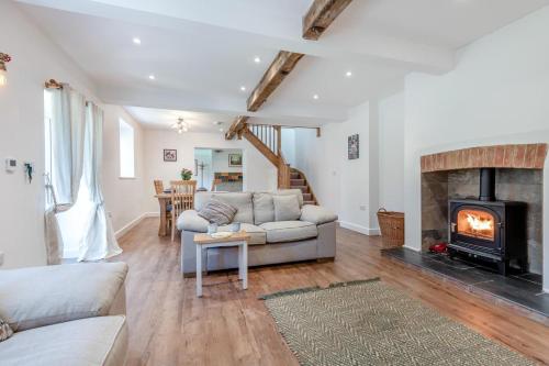 Iekārtas, 2 Bed in Blandford St. Mary oc-s33308 in Charlton Marshall