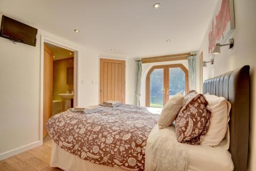 Iekārtas, 2 Bed in Muddiford oc-gran6 in Shirwell