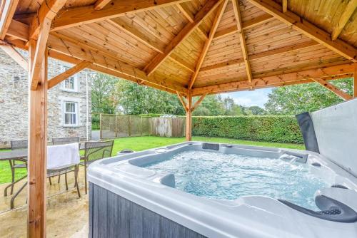 Facilities, 2 Bed in Llandysul oc-was280 in Troedyraur