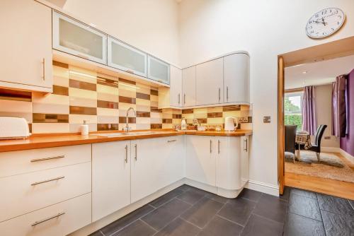 Facilities, 2 Bed in Llandysul oc-was280 in Troedyraur