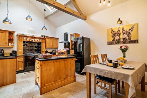 Iekārtas, 2 Bed in Bolam oc-b29967 in Hilton (Durham)