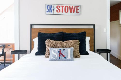 1820 House - VT Charm + Modern Comforts + Hot Tub in Stowe, USA