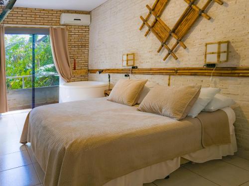 1 queen bed, 1 twin bed