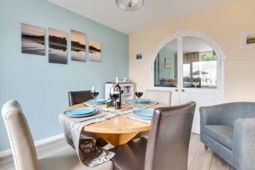 Iekārtas, 3 Bed in Lucker oc-nb1938 in Warenford