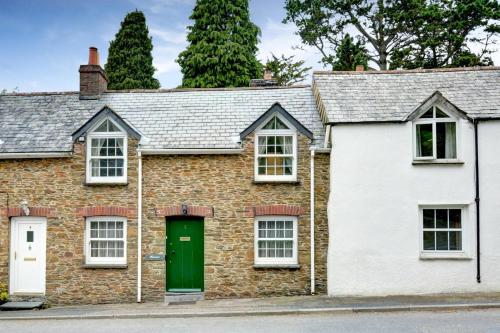 Iekārtas, Charming holiday home with lovely garden in Hessenford
