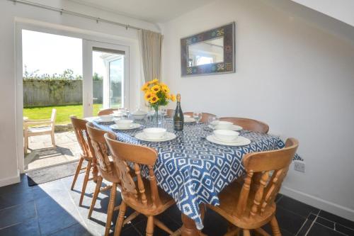 Seadmed, 4 Bed in Padstow oc-p00425 in Saint Merryn