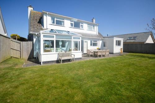 Seadmed, 4 Bed in Padstow oc-p00425 in Saint Merryn