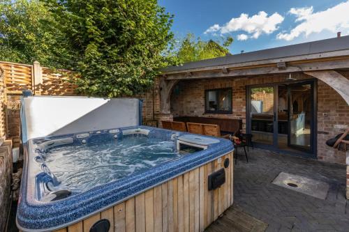 Faciliteter, 5 Bed in Frampton On Severn oc-d29489 in Frampton On Severn