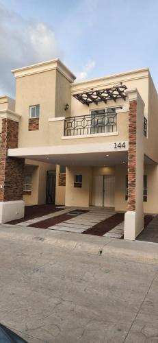 CASA NUEVA al Sur de Pachuca para descansar o trabajar sin ruido, con alberca in Mineral Del Oro