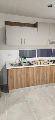 CASA NUEVA al Sur de Pachuca para descansar o trabajar sin ruido, con alberca in Mineral Del Oro