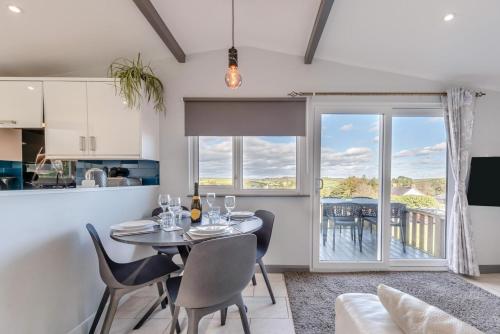 2 Bed in Llangain oc-b30186 gîte à louer Morfa Bach