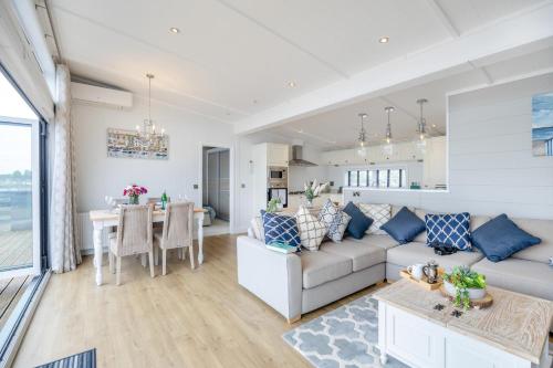 Iekārtas, 2 Bed in Tallington oc-b32208 in Greitforda