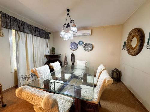 4BR Beachfront Villa With Huge Garden Seaview Einbay in Szuez