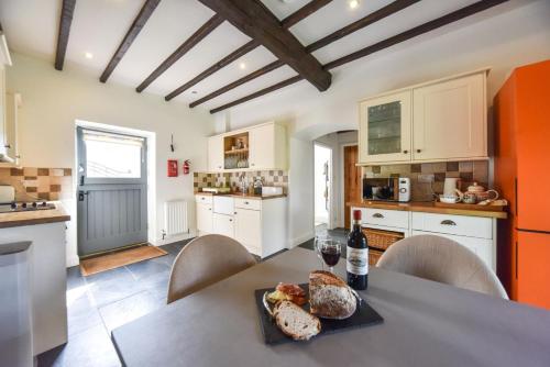 Iekārtas, 2 Bed in Ashbourne oc-dcbob in Hognaston