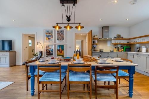 4 Bed in Blakeney oc-m30326 – khách sạn tại Blakeney