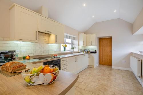 Iekārtas, 3 Bed in Llanfwrog oc-f31053 in Llanfaethlu