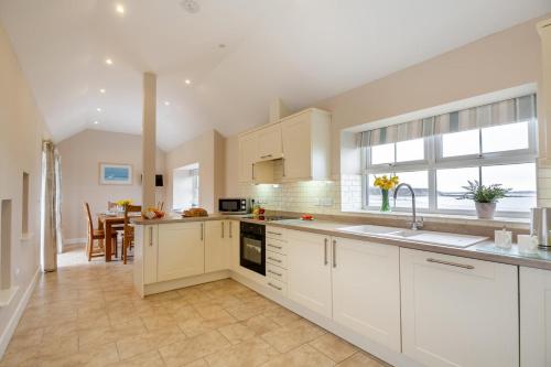 Iekārtas, 3 Bed in Llanfwrog oc-f31053 in Llanfaethlu