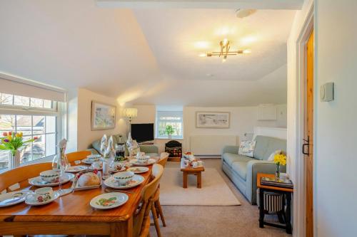 Iekārtas, 3 Bed in Whitstone oc-b31811 in Whitstone