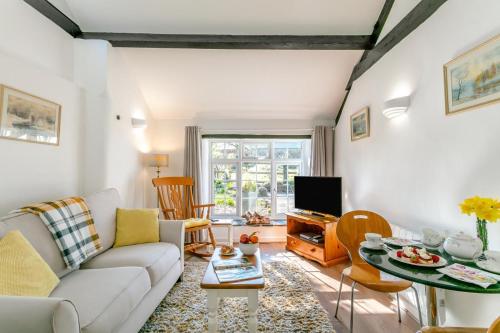 Iekārtas, 1 Bed in Whitstone oc-w31810 in Whitstone