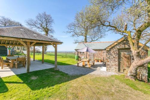 Iekārtas, 1 Bed in Whitstone oc-w31810 in Whitstone