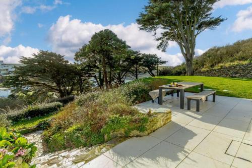 Facilities, 4 Bed in Mawgan Porth oc-d26830 in Trenance