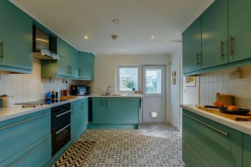 Facilities, 4 Bed in Mawgan Porth oc-d26830 in Trenance