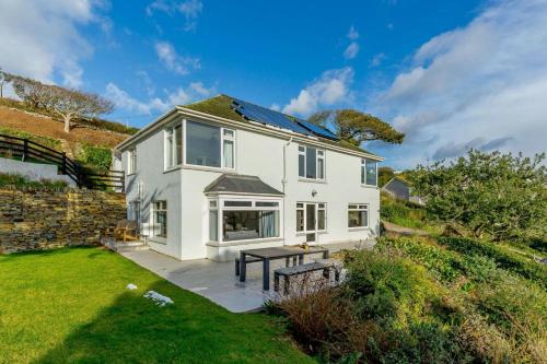 Facilities, 4 Bed in Mawgan Porth oc-d26830 in Trenance