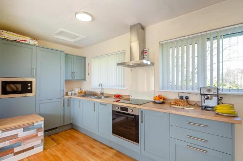 Iekārtas, 2 Bed in Abersoch oc-c31969 in Abersoch