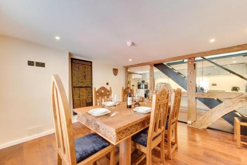 บริการและสิ่งอำนวยความสะดวก, 3 Bed in Arundel oc-bt007 in อรุนเดล