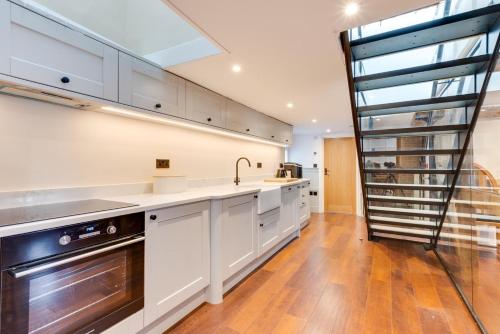 บริการและสิ่งอำนวยความสะดวก, 3 Bed in Arundel oc-bt007 in อรุนเดล