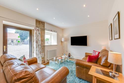 Facilities, 2 Bed in Fylingdales oc-wa313 in Flask