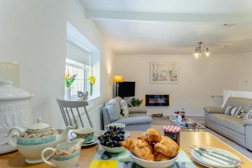Iekārtas, 2 Bed in Whitstone oc-p31807 in Whitstone