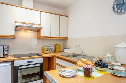 Iekārtas, 2 Bed in Whitstone oc-p31807 in Whitstone