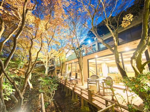 room detail thumbnail 1